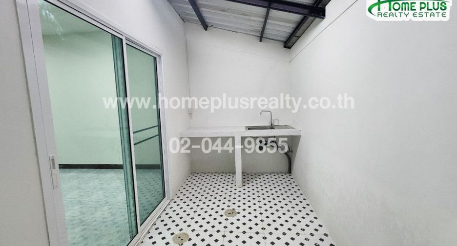 For sale 2 ベッドルーム townhouse in Thanyaburi, Pathum Thani
