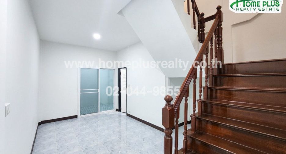 For sale 2 ベッドルーム townhouse in Thanyaburi, Pathum Thani