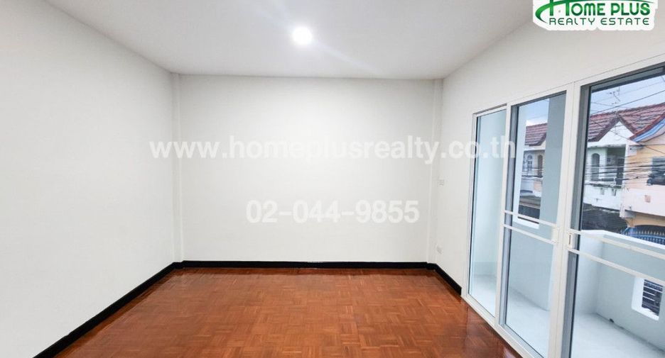 For sale 2 ベッドルーム townhouse in Thanyaburi, Pathum Thani