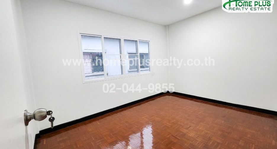 For sale 2 ベッドルーム townhouse in Thanyaburi, Pathum Thani