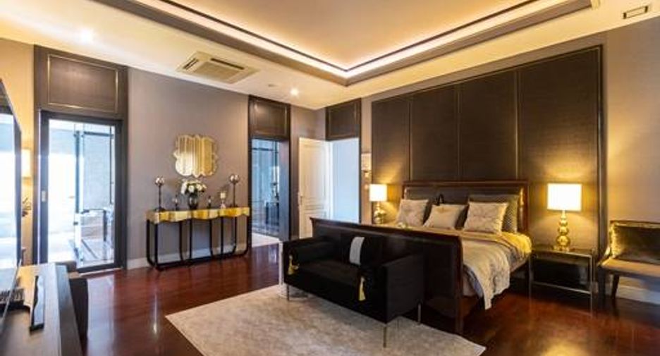 For rent 5 Beds house in Taling Chan, Bangkok