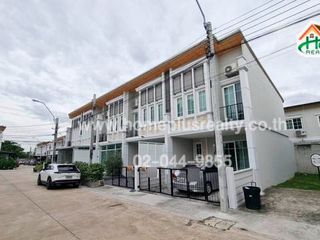 For sale 4 bedrooms townhouse in Khlong Sam Wa, Bangkok