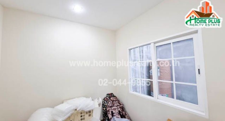 For sale 4 bedrooms townhouse in Khlong Sam Wa, Bangkok