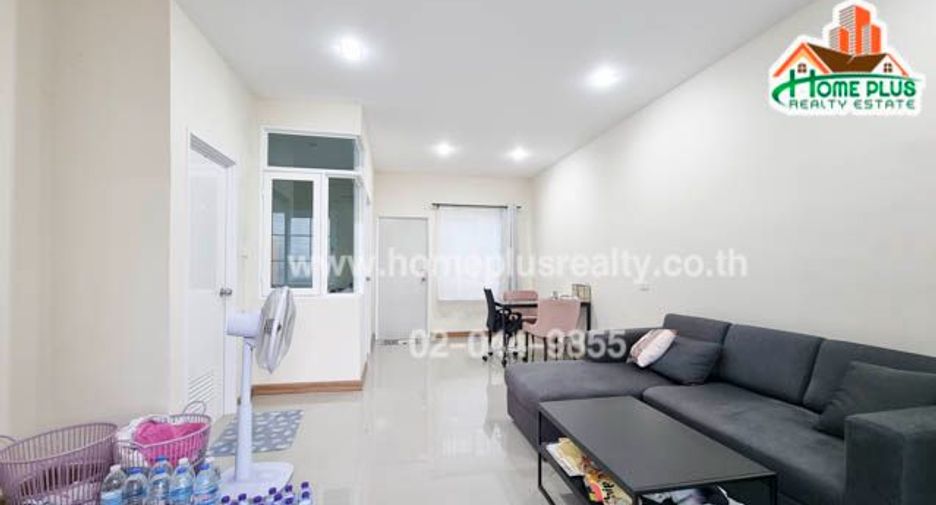 For sale 4 bedrooms townhouse in Khlong Sam Wa, Bangkok