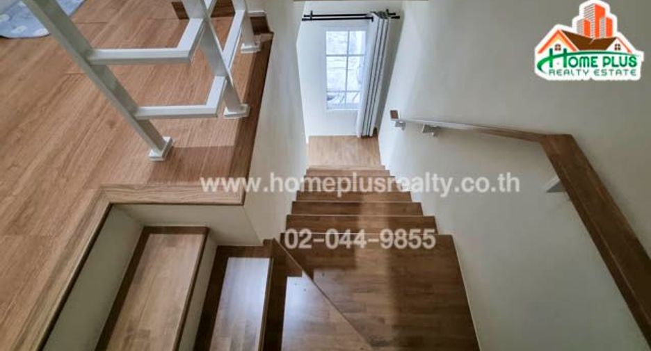 For sale 4 bedrooms townhouse in Khlong Sam Wa, Bangkok