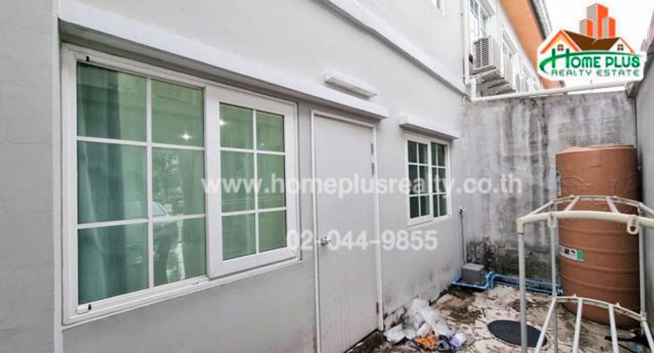 For sale 4 bedrooms townhouse in Khlong Sam Wa, Bangkok
