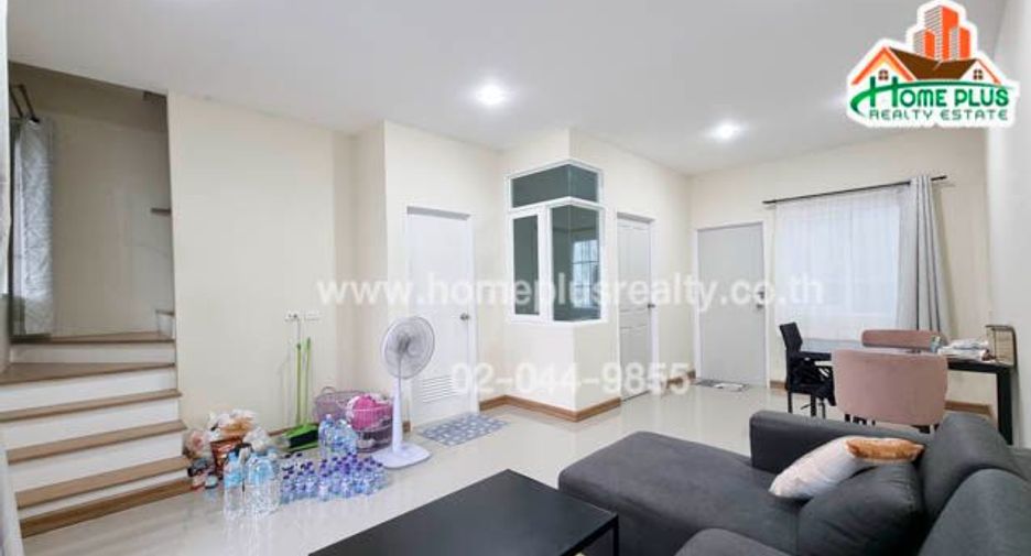 For sale 4 bedrooms townhouse in Khlong Sam Wa, Bangkok