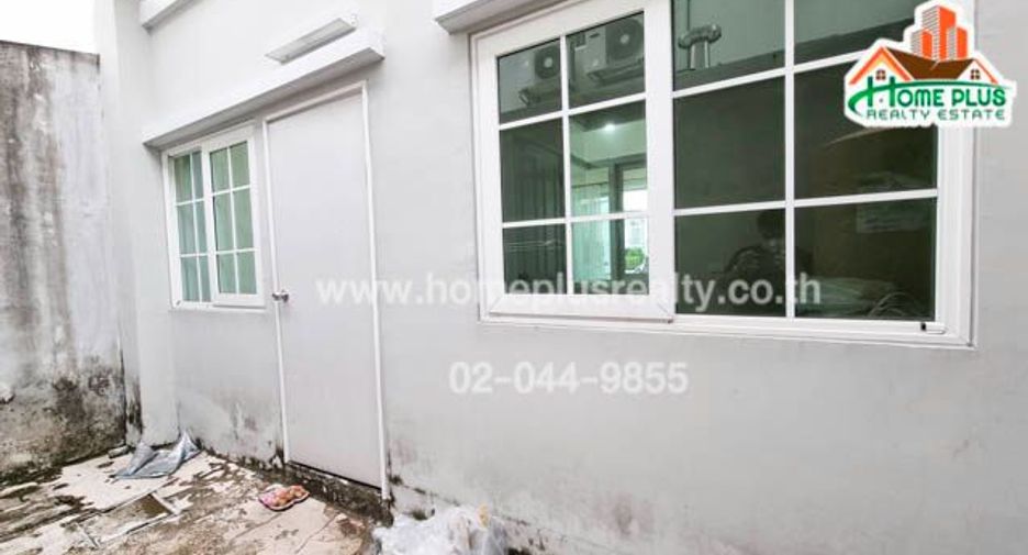 For sale 4 bedrooms townhouse in Khlong Sam Wa, Bangkok