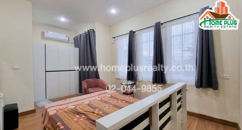 For sale 4 bedrooms townhouse in Khlong Sam Wa, Bangkok