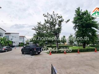 For sale 4 bedrooms townhouse in Khlong Sam Wa, Bangkok