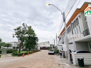 For sale 4 bedrooms townhouse in Khlong Sam Wa, Bangkok