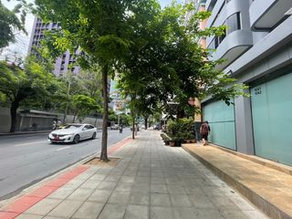 For rent 6 bedrooms retail Space in Watthana, Bangkok