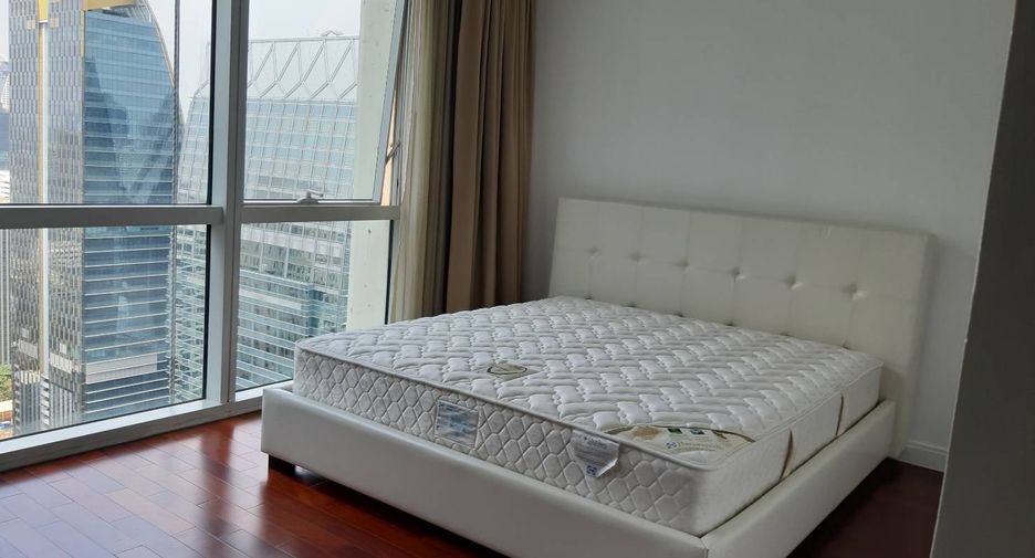 For rent 3 bedrooms condo in Pathum Wan, Bangkok