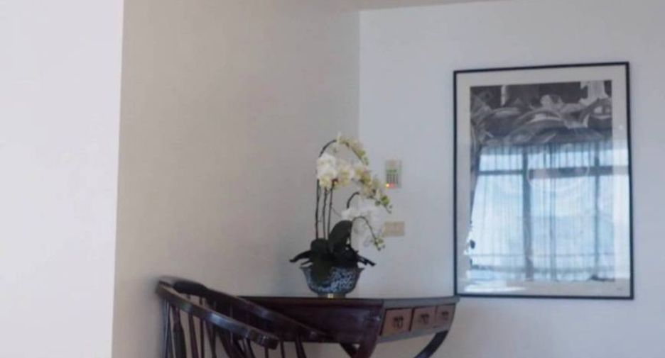 For rent 3 bedrooms condo in Pathum Wan, Bangkok