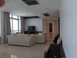 Wohnung zur Miete mit 3 Zimmer in Pathum Wan, Bangkok