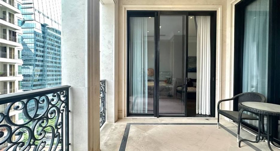 For sale 2 bedrooms condo in Pathum Wan, Bangkok