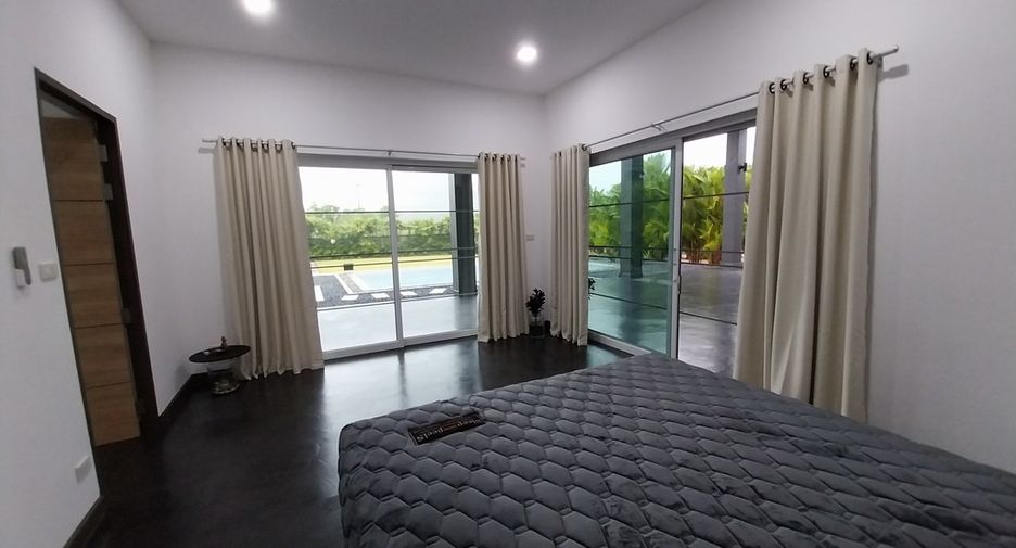 For sale 4 bedrooms house in Takua Pa, Phang Nga