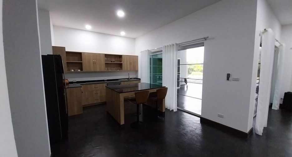 For sale 4 bedrooms house in Takua Pa, Phang Nga