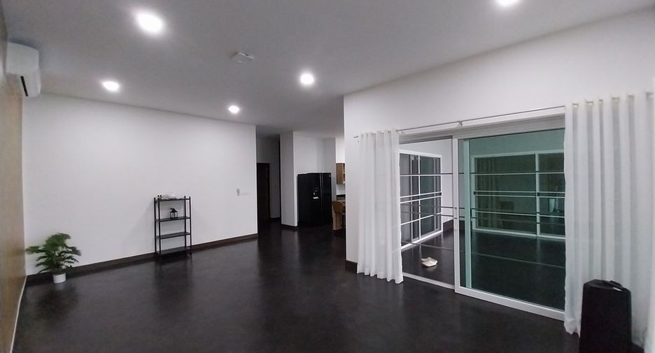 For sale 4 bedrooms house in Takua Pa, Phang Nga