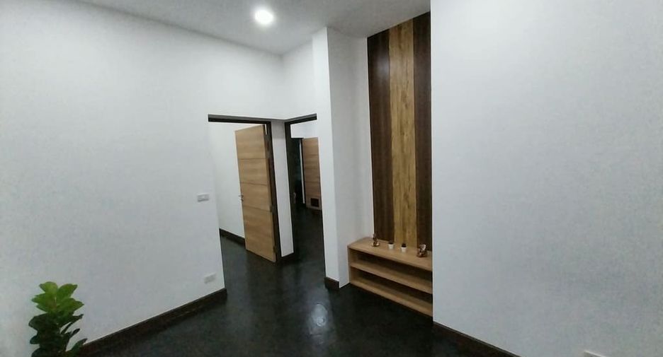 For sale 4 bedrooms house in Takua Pa, Phang Nga