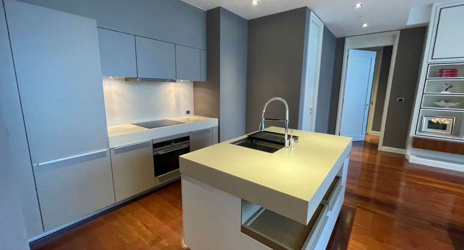 For rent and for sale 2 bedrooms condo in Khlong Toei, Bangkok