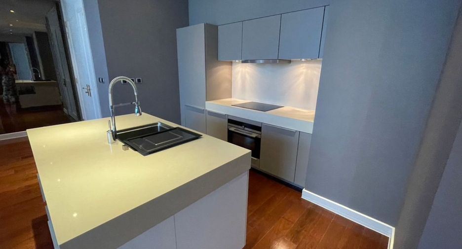 For rent and for sale 2 bedrooms condo in Khlong Toei, Bangkok