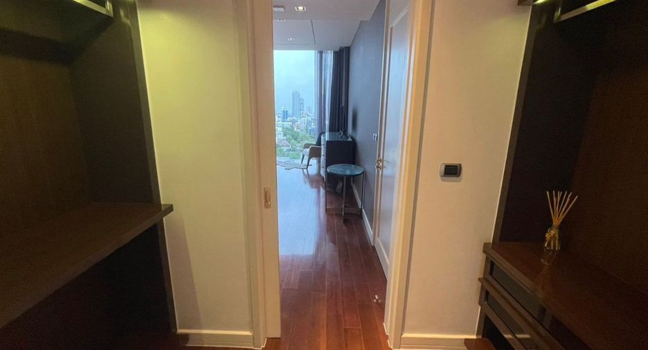 For rent and for sale 2 bedrooms condo in Khlong Toei, Bangkok