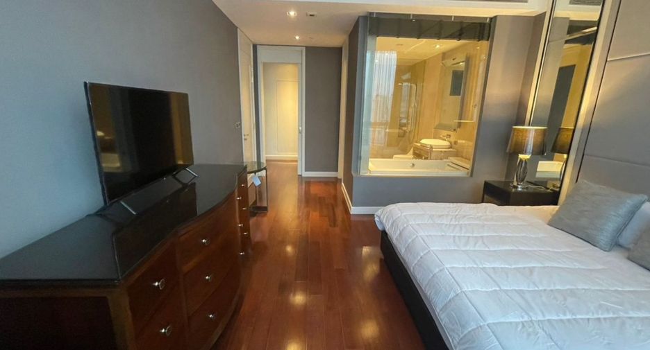 For rent and for sale 2 bedrooms condo in Khlong Toei, Bangkok