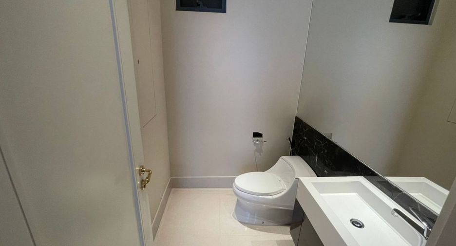 For rent and for sale 2 bedrooms condo in Khlong Toei, Bangkok