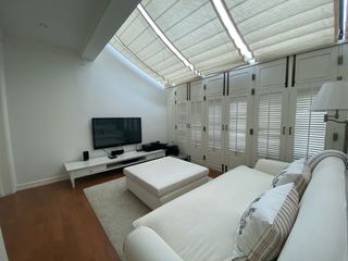 Apartamento en alquiler y en venta de 4 habitaciones en Huai Khwang, Bangkok