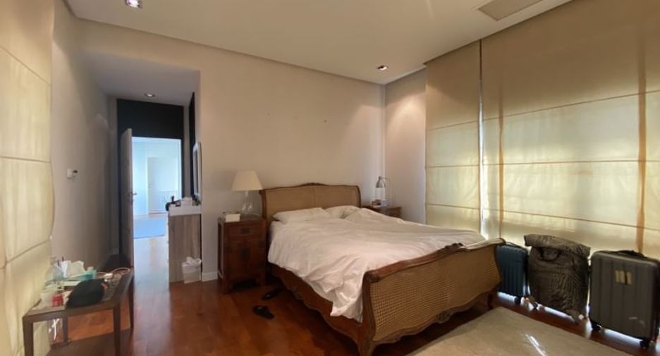 Apartamento en alquiler y en venta de 4 habitaciones en Huai Khwang, Bangkok