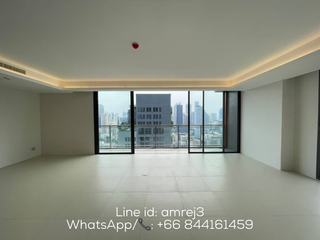 For sale 3 bedrooms condo in Watthana, Bangkok