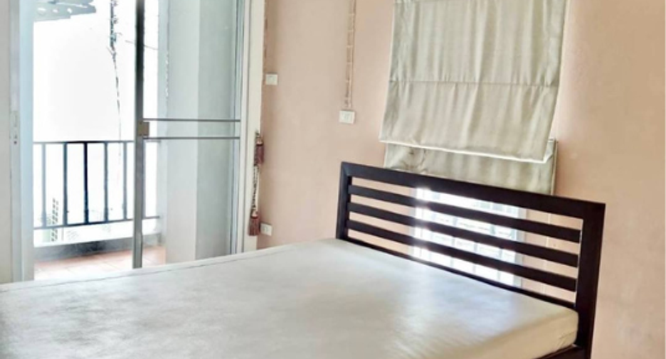 Local comercial en venta de 61 habitaciones en Huai Khwang, Bangkok
