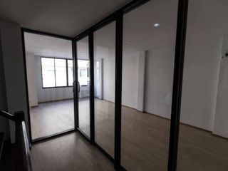 For rent そして for sale 5 Beds townhouse in Khlong San, Bangkok