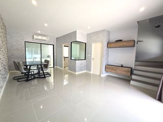 For sale 4 bedrooms townhouse in Mueang Pathum Thani, Pathum Thani