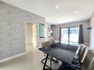 For sale 4 bedrooms townhouse in Mueang Pathum Thani, Pathum Thani