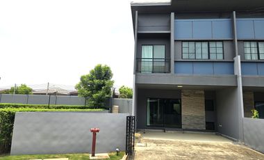 ขาย 4 เตียง ทาวน์เฮ้าส์ ใน เมืองปทุมธานี, ปทุมธานี