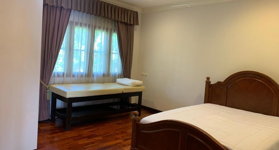 For rent 5 bed house in Mueang Samut Prakan, Samut Prakan