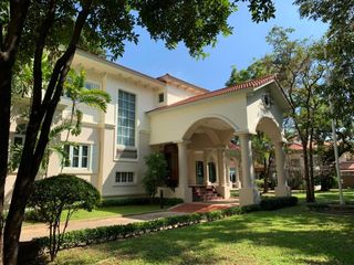 出租 5 卧室 独立屋 在 Mueang Samut Prakan, Samut Prakan