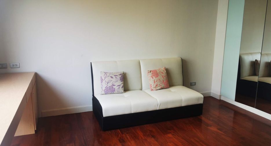 For sale studio house in Yan Nawa, Bangkok