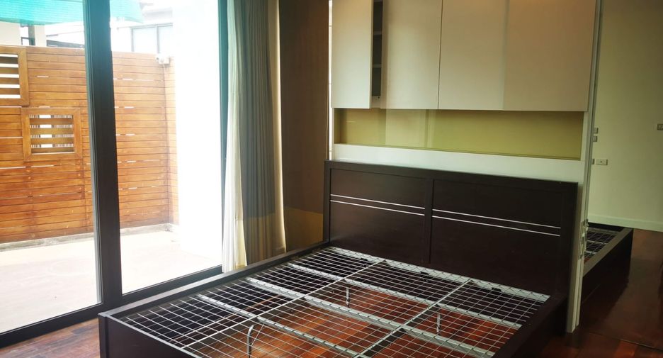 For sale studio house in Yan Nawa, Bangkok