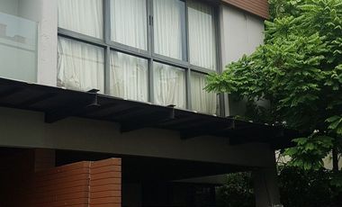 À vendre studio maison à Yan Nawa, Bangkok