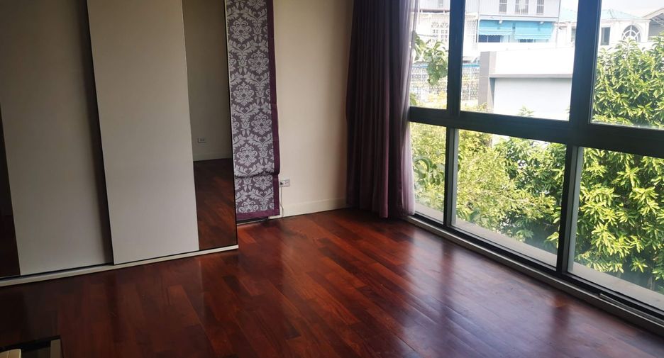 For sale studio house in Yan Nawa, Bangkok