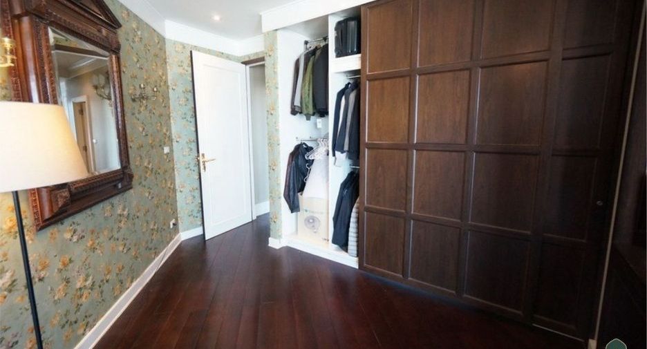 For sale 3 bedrooms condo in Yan Nawa, Bangkok