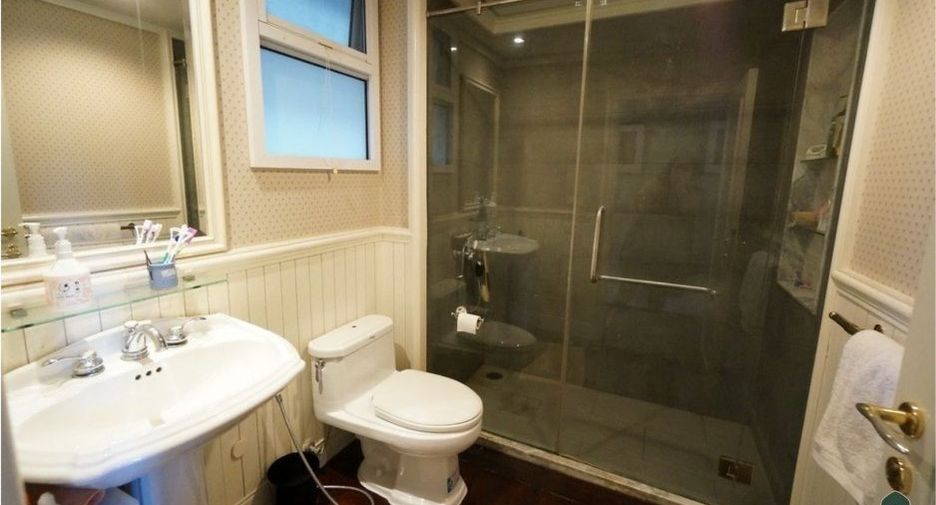 For sale 3 bedrooms condo in Yan Nawa, Bangkok