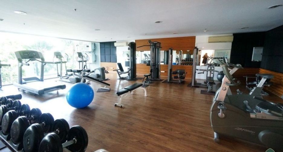 For sale 3 bedrooms condo in Yan Nawa, Bangkok