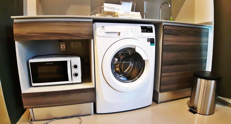 Продажа 1 кровать кондо в Хуаи Кхщанг, Бангкок