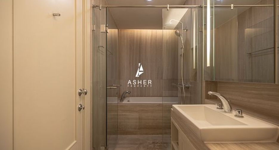 For rent and for sale 2 bedrooms condo in Pathum Wan, Bangkok