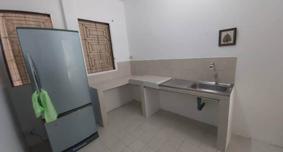 For rent 3 bedrooms house in Mueang Chiang Mai, Chiang Mai