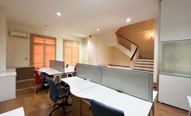 À vendre 3 chambres bureau à Bang Na, Bangkok
